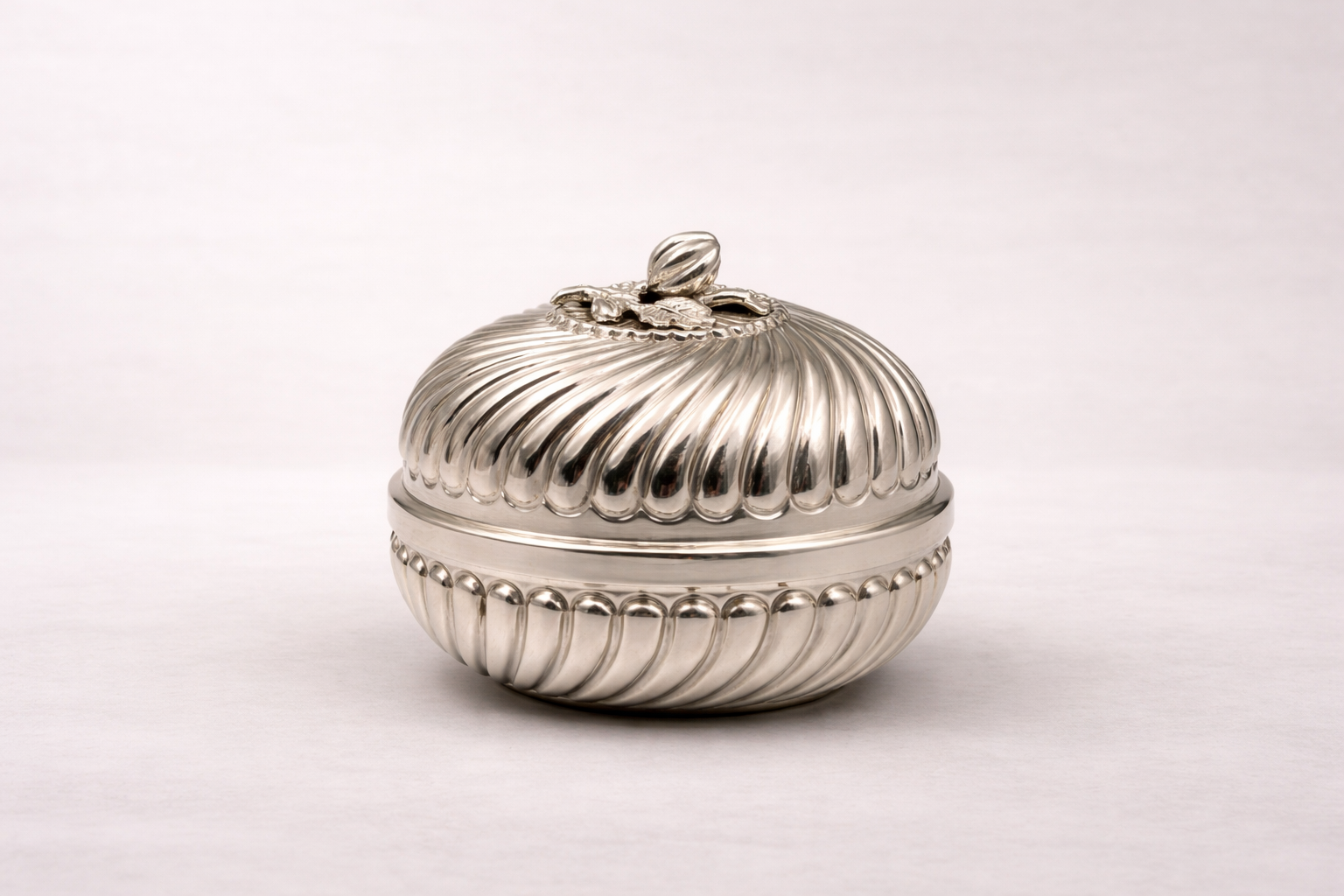 Silver-plated Bektashi bonbonniere with hand-engraved inlay detailing, handcrafted in Istanbul's Grand Bazaar
