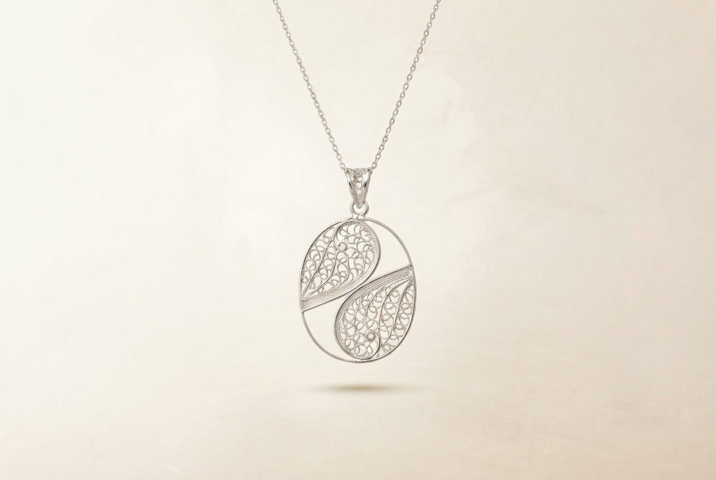 Leaf Pendant Necklace