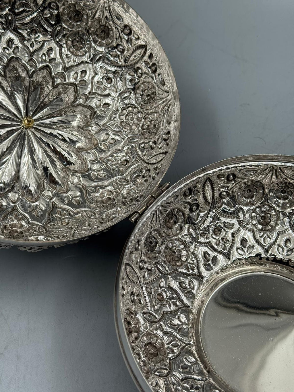 Solid 925 sterling silver bonbonniere with hand-engraved floral relief and gold-plated handle, handcrafted in Istanbul's Grand Bazaar