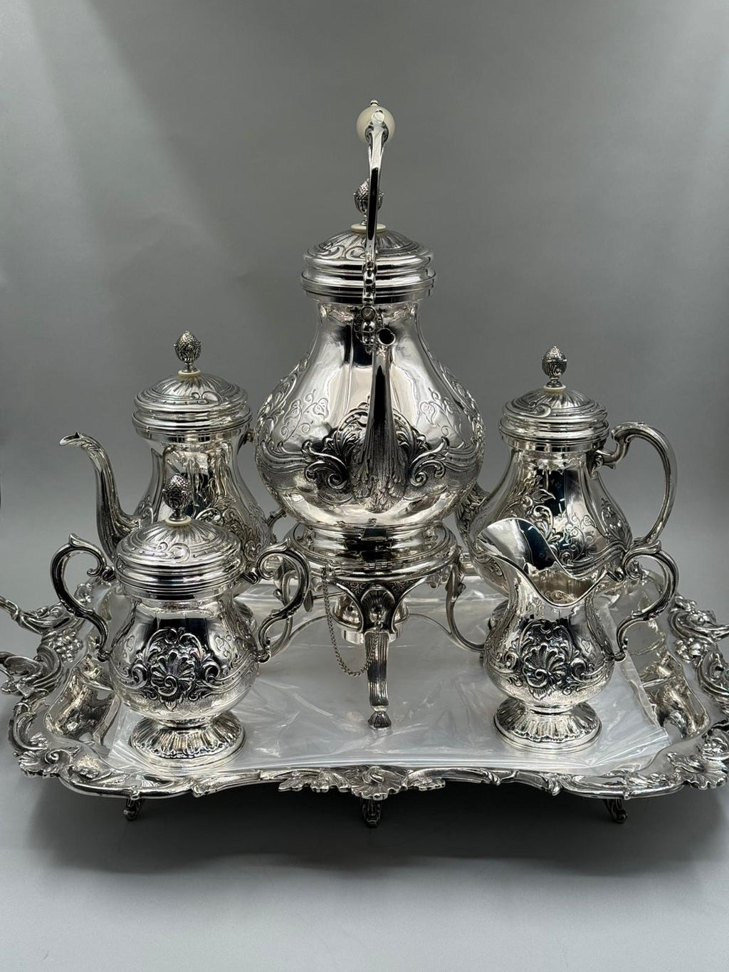 Ottoman Pearl Tea Service, six-piece silver-plated tea and samovar set with hand-repoussé acanthus surface, footed rectangular tray, Grand Bazaar Istanbul