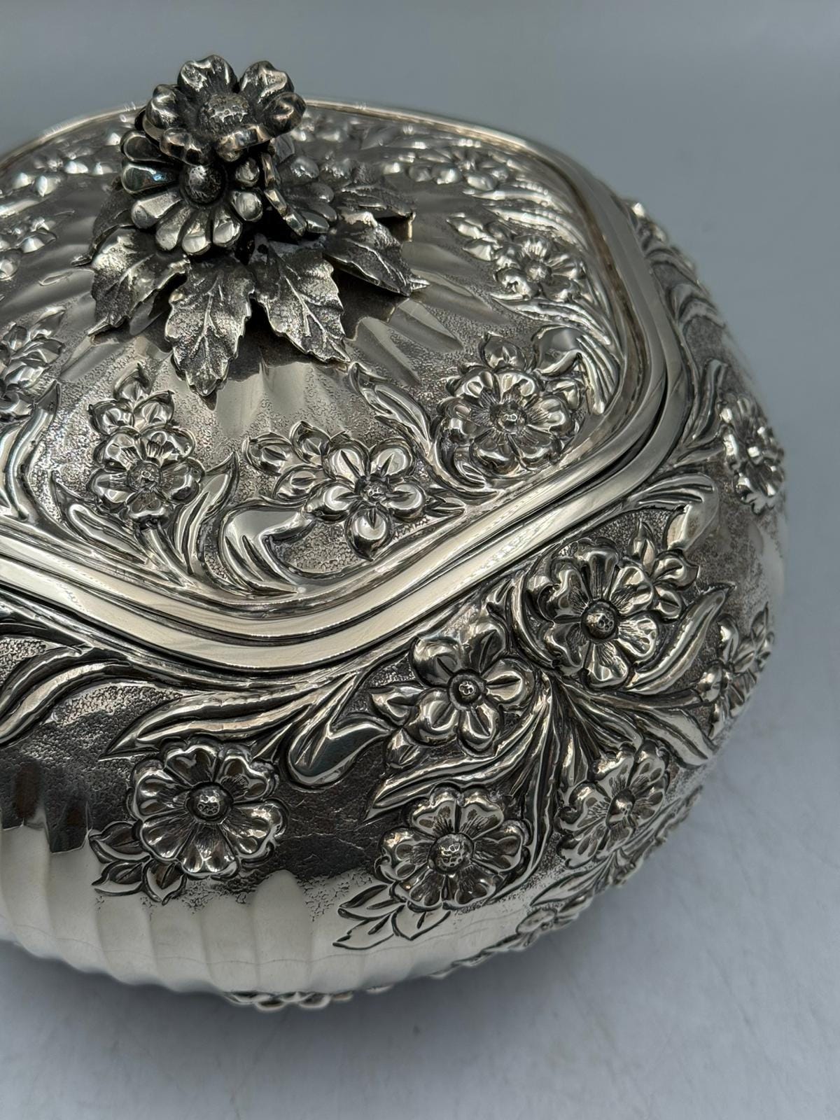 Silver-plated bonbonniere with hand-engraved floral inlay detailing, handcrafted in Istanbul's Grand Bazaar
