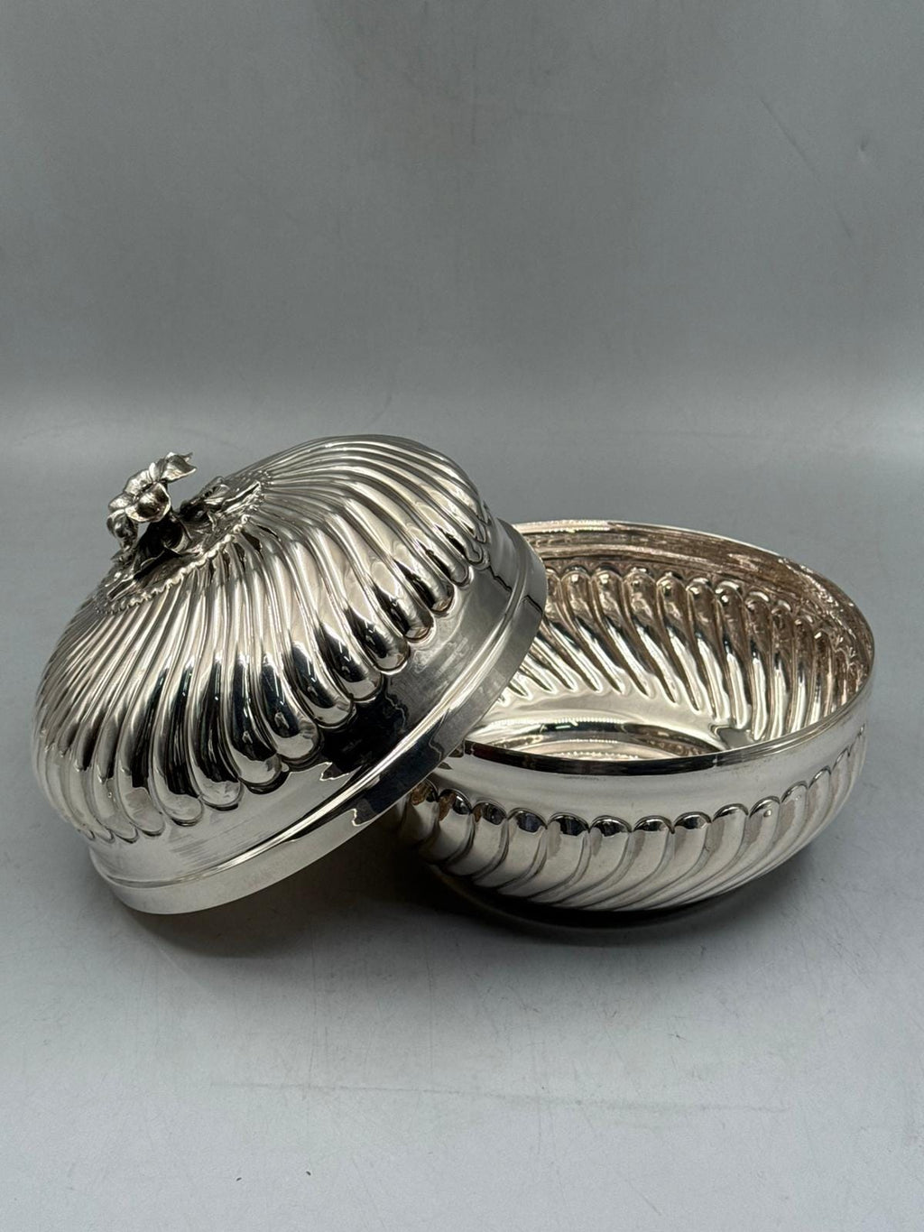 Silver-plated Bektashi bonbonniere with hand-engraved inlay detailing, handcrafted in Istanbul's Grand Bazaar