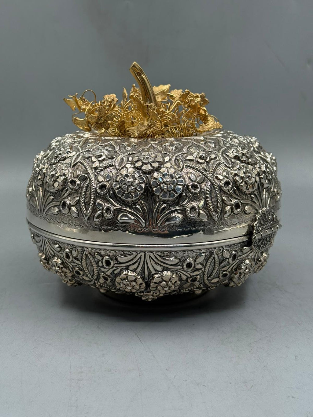 Silver-plated bonbonniere with hand-applied gold accent detailing, handcrafted in Istanbul's Grand Bazaar