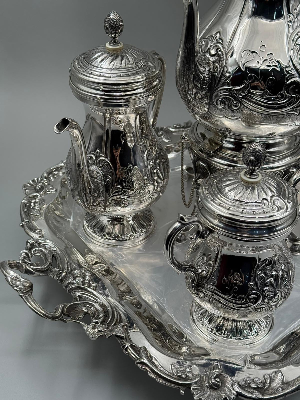 Ottoman Pearl Tea Service, six-piece silver-plated tea and samovar set with hand-repoussé acanthus surface, footed rectangular tray, Grand Bazaar Istanbul
