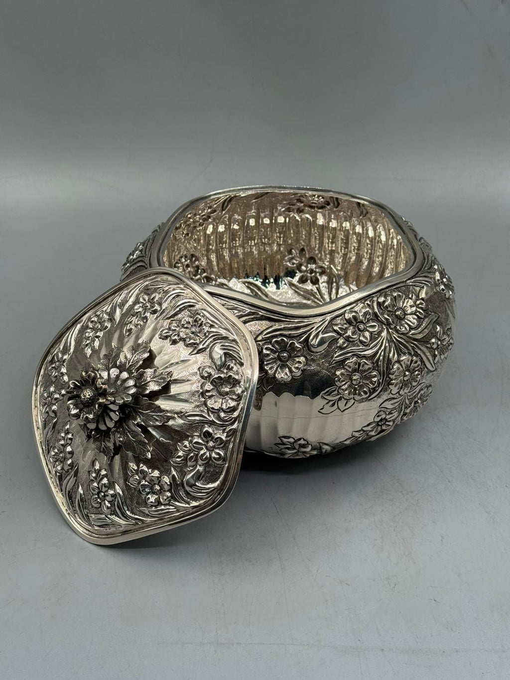 Silver-plated bonbonniere with hand-engraved floral inlay detailing, handcrafted in Istanbul's Grand Bazaar