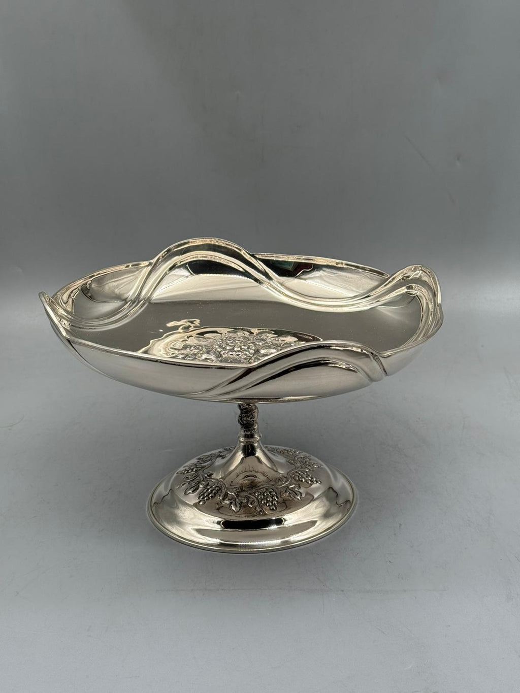 Scalloped Silver Cake Stand — handcrafted silver-plated cake stand, Istanbul Grand Bazaar