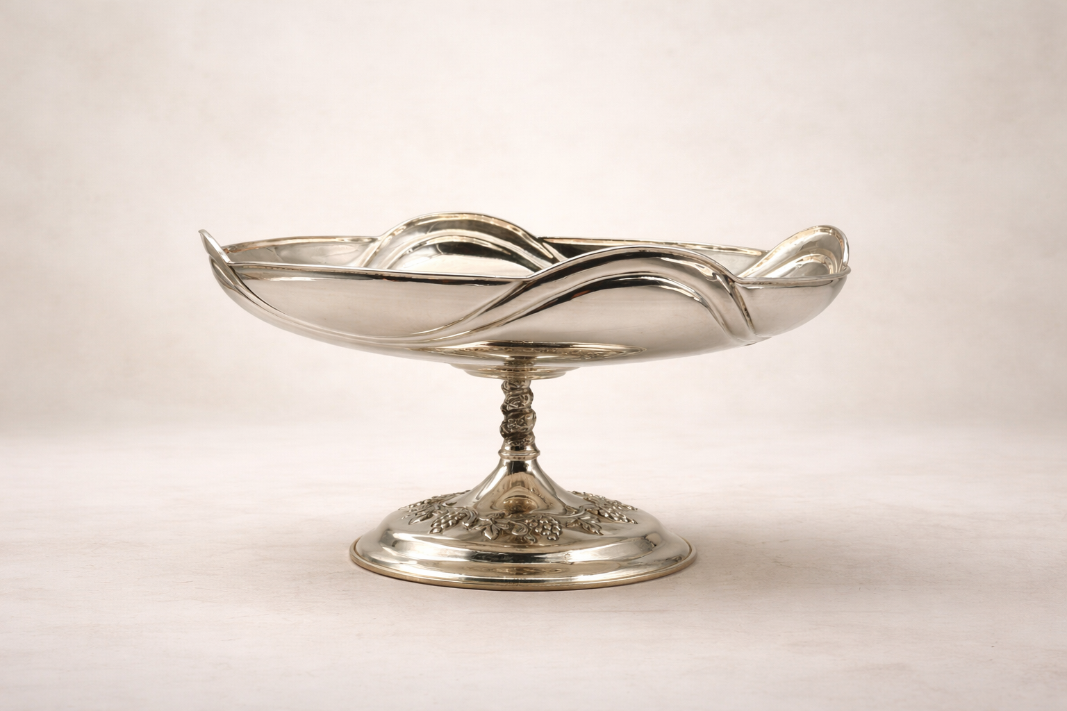 Scalloped Silver Cake Stand — handcrafted silver-plated cake stand, Istanbul Grand Bazaar