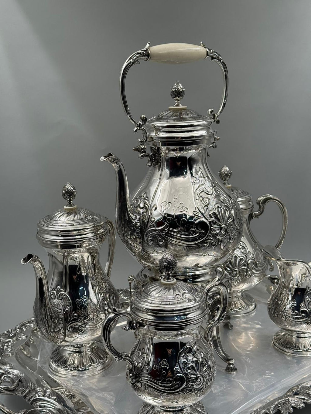 Ottoman Pearl Tea Service, six-piece silver-plated tea and samovar set with hand-repoussé acanthus surface, footed rectangular tray, Grand Bazaar Istanbul