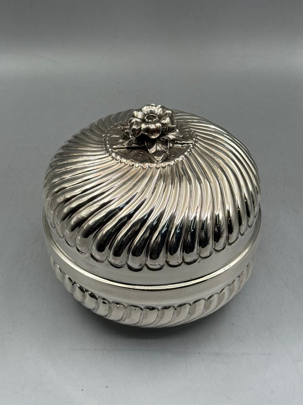 Silver-plated Bektashi bonbonniere with hand-engraved inlay detailing, handcrafted in Istanbul's Grand Bazaar