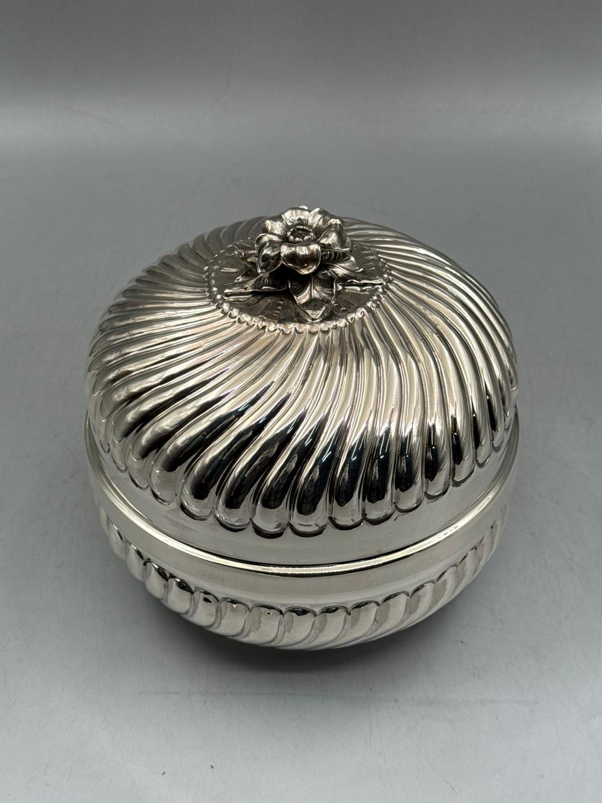 Silver-plated Bektashi bonbonniere with hand-engraved inlay detailing, handcrafted in Istanbul's Grand Bazaar
