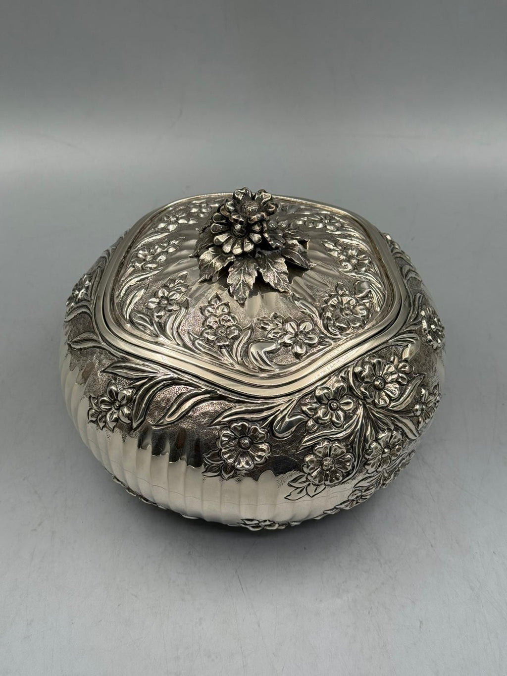 Silver-plated bonbonniere with hand-engraved floral inlay detailing, handcrafted in Istanbul's Grand Bazaar